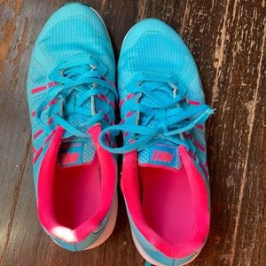 Nike sneakers 8.5 women